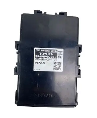 Toyota Auris E180 Central body control module 8969002010
