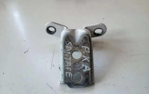 Hyundai Santa Fe Front door lower hinge 