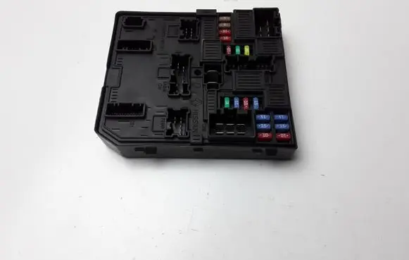 Renault Kadjar Fuse module 284B69501R