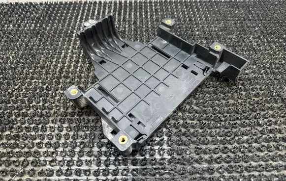 Volvo XC60 Engine control unit holder 6G9N17108A