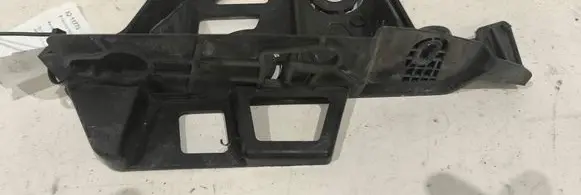 Peugeot 5008 II Front bumper mounting bracket 9684020980