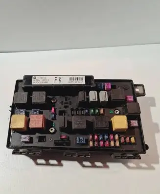Opel Astra H Fuse module 13191133 5DK00866847