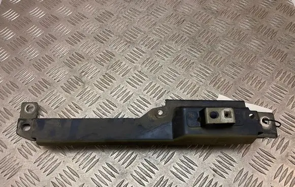 Volvo XC60 Fender mounting bracket 31424580