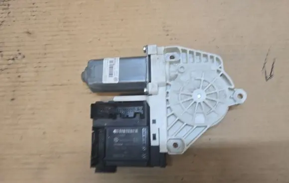 Volkswagen PASSAT B6 Front door window regulator motor 1K0959793L 974627103 F005S001