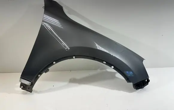 Volkswagen Touareg II Fender 7P6821106E