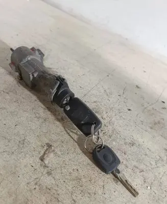Volvo V70 Ignition lock 4B0905851