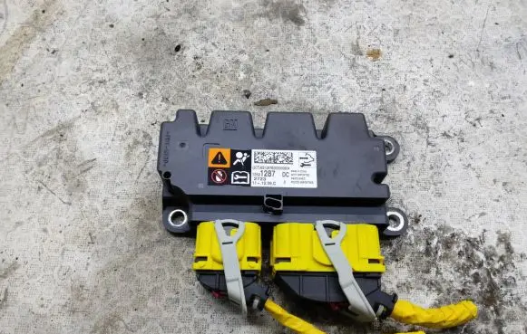 Chevrolet Captiva Airbag control unit/module 13591287 2723