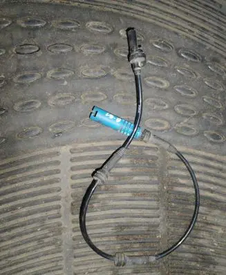 BMW 5 E60 E61 ABS brake wheel speed sensor 6908705