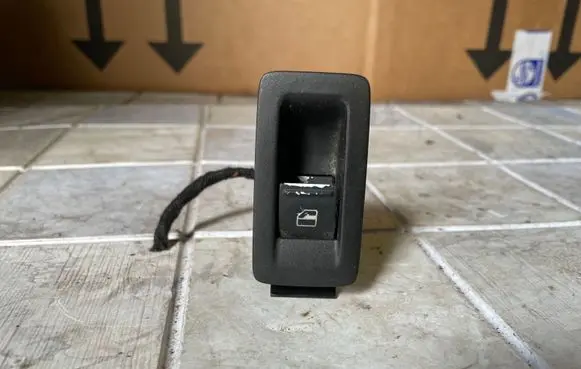 Volkswagen Touran I Electric window control switch 1F0959527