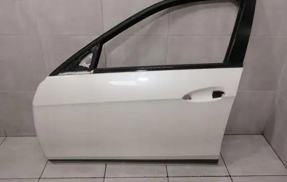 Mercedes-Benz E W212 Front door A2127200105