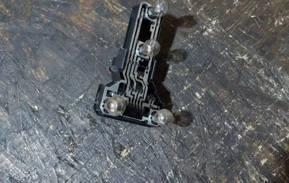 Volkswagen PASSAT B5 Tail light bulb cover holder 3B9945257 393361