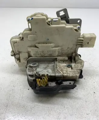 Audi A4 S4 B7 8E 8H Front door lock 8E1837016AA