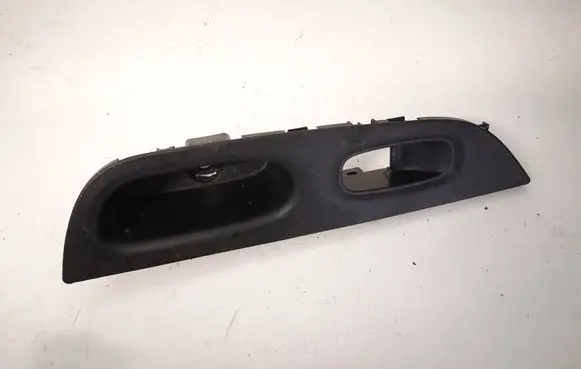 Nissan X-Trail T32 Front door window switch trim 829604CE0A
