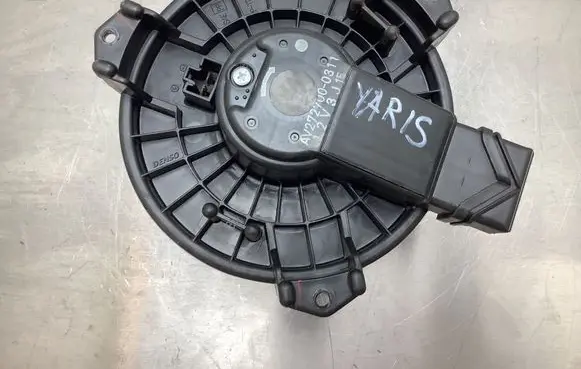 Toyota Yaris Heater fan/blower AV2727000311
