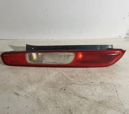 Ford Focus Rear/tail lights E410175