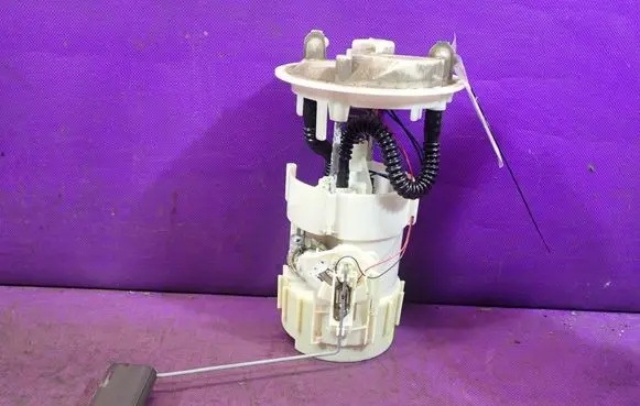 Renault Megane II In-tank fuel pump 