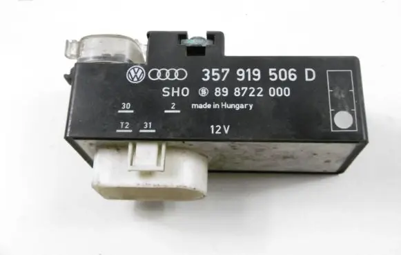 Volkswagen PASSAT B3 Fan control module 357919506D
