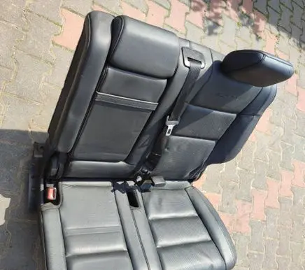 Jeep Grand Cherokee Second row seats