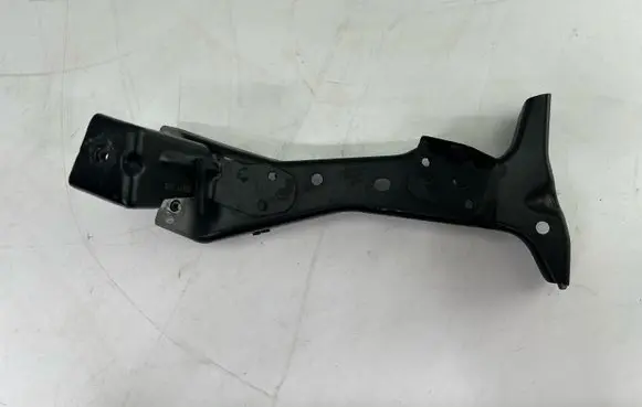 Audi A3 S3 8V Fender mounting bracket 8V0821136C
