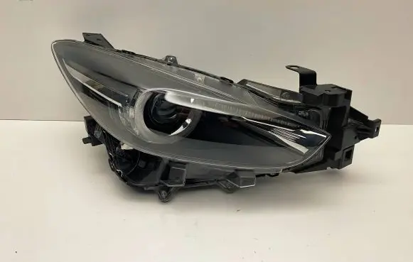 Mazda 3 III Headlight/headlamp BSP551030 42967947 20170602
