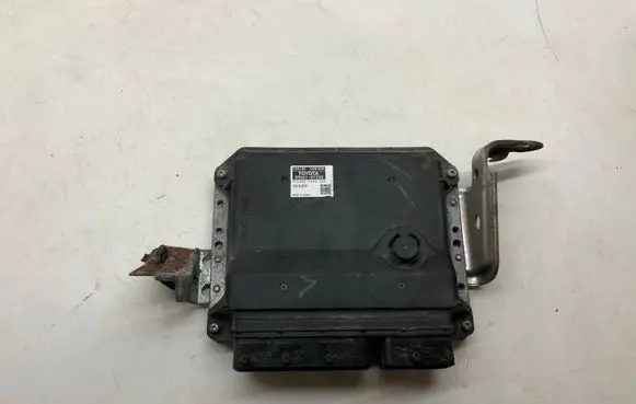 Toyota Prius (XW30) Engine control unit/module 8966147280 2753007393
