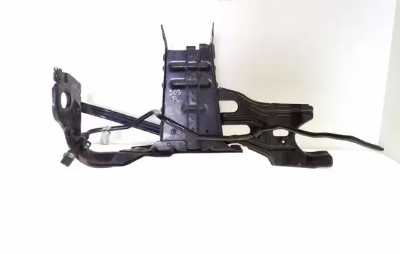 Radiator support slam panel bracket