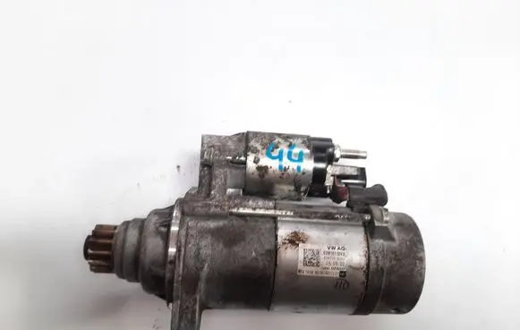 Volkswagen Golf VII Starter motor 02M911024B