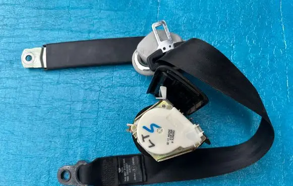 Volkswagen Transporter - Caravelle T5 Third row seat belt 7H9857815E 40578 33053697