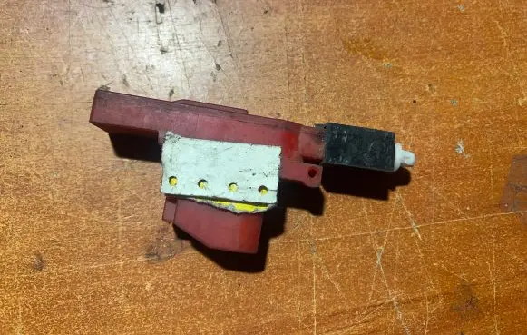 BMW 3 E30 Central locking motor 51261373183