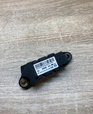 Mercedes-Benz S W220 Airbag deployment crash/impact sensor 0018209126