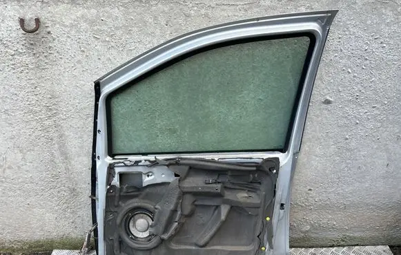 Volkswagen Sharan Front door