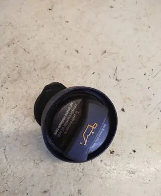Volkswagen Polo Oil filler cap 