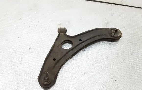 Hyundai Getz Front lower control arm/wishbone