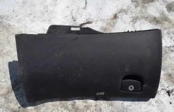 Peugeot 607 Glove box 1842807016 9633059077