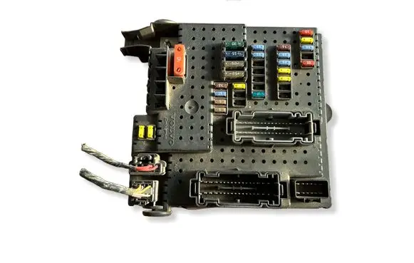 Volvo V70 Fuse module 12217799 8676391 30728273