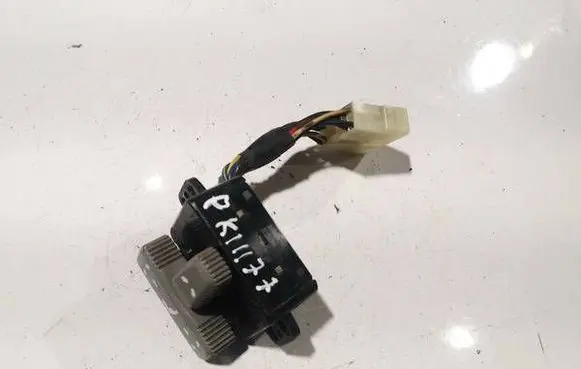 KIA Sorento Seat control switch 881993E200