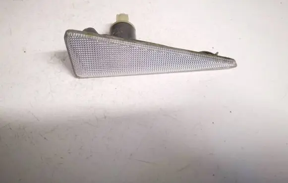 Renault Megane II Front fender indicator light 8200027150