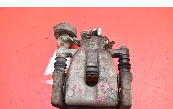 Opel Zafira A Rear brake caliper