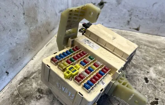 Hyundai Sonata Fuse module 919503K070
