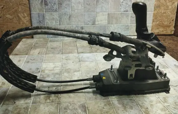 Volkswagen Fox Gear shifter/selector 5Z0711061