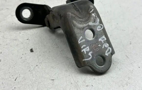 Hyundai i30 Front door upper hinge 