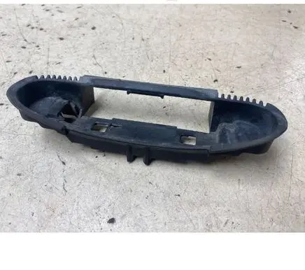 Audi A4 S4 B6 8E 8H Front door exterior handle/bracket 4B0839885