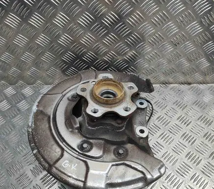 BMW 5 G30 G31 Rear wheel hub 6866337