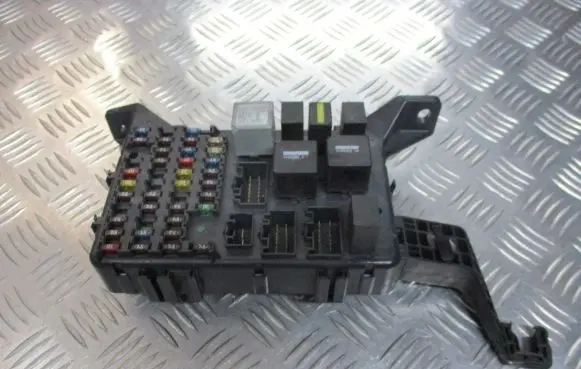 Ford Mondeo Mk III Fuse box set 4S7T-14A073-AA