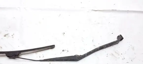 Mitsubishi Galant Front wiper blade arm