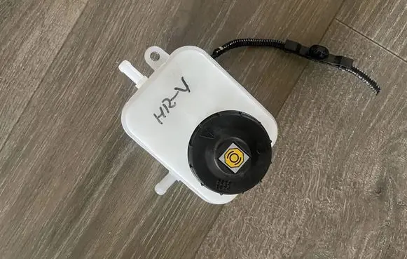 Honda HR-V Clutch fluid reservoir/tank