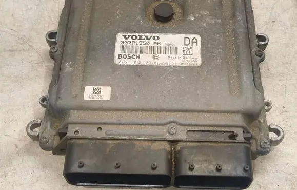 Volvo XC90 Engine control unit/module 30771550 1039S18372 0281012103