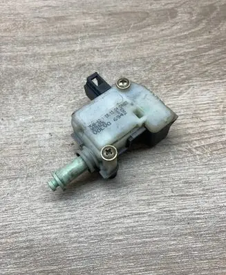 Volvo V50 Fuel tank cap lock motor 30716226 6942 754662