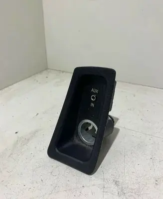 BMW 1 E81 E87 AUX in-socket connector 7132045