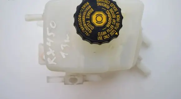 Lexus RX 450H Brake fluid reservoir 240400